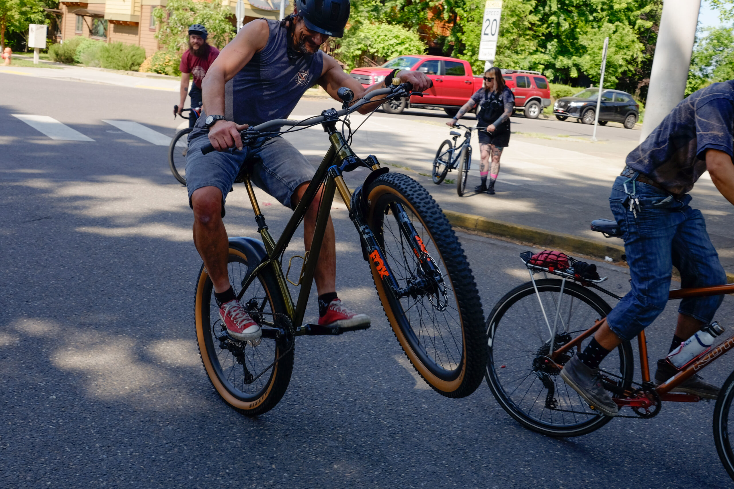 New cycling apparel brand launches in Portland – BikePortland